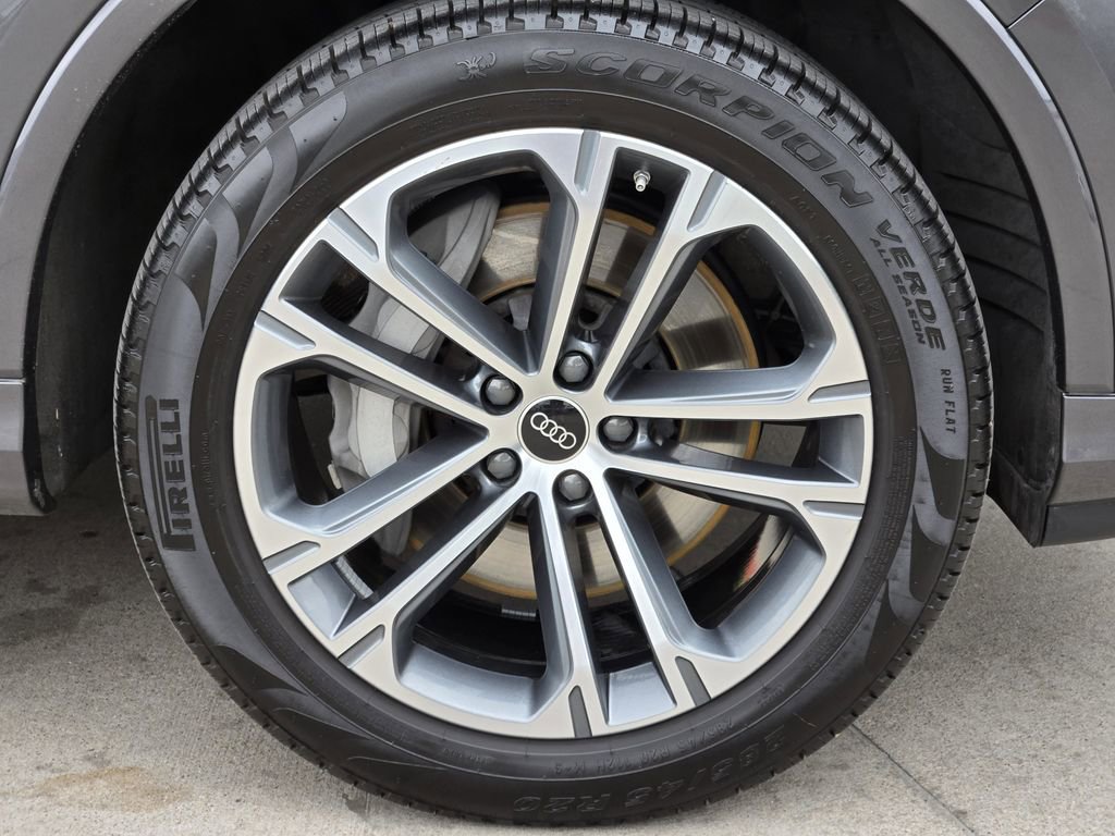 Certified 2025 Audi Q7 2.0T Premium Plus w/ Convenience Plus Package AWD/4WD image 16