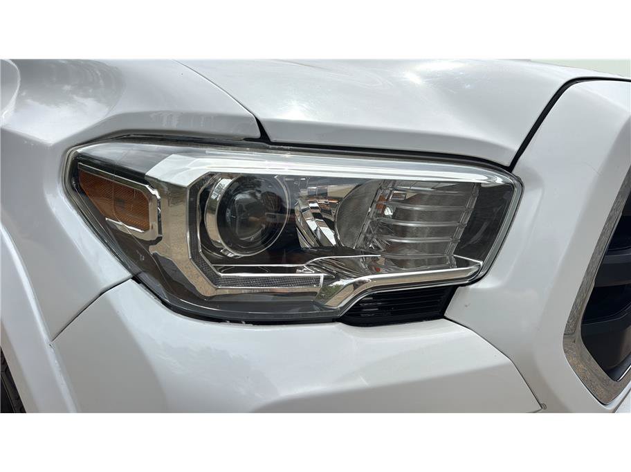 Used 2021 Toyota Tacoma TRD Sport w/ Technology Package RWD image 23