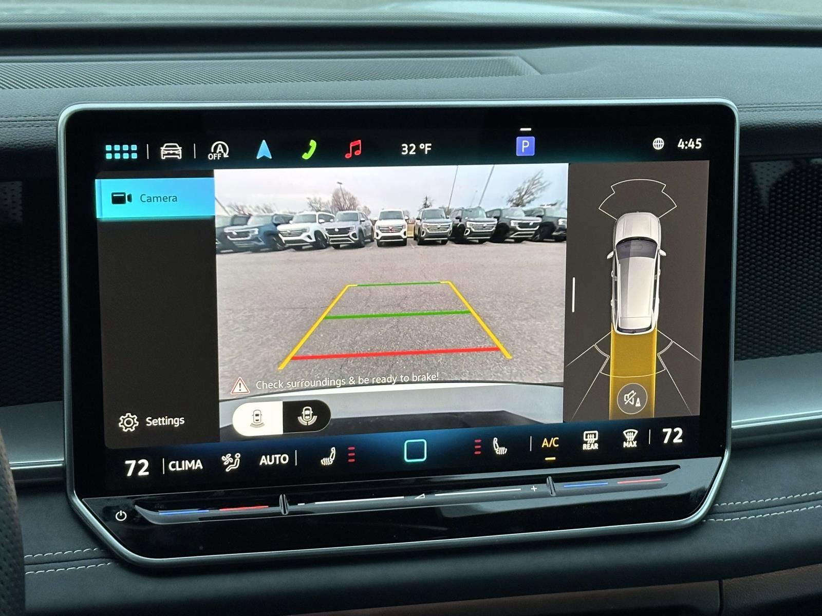 Used 2025 Volkswagen Tiguan SE R-Line image 18