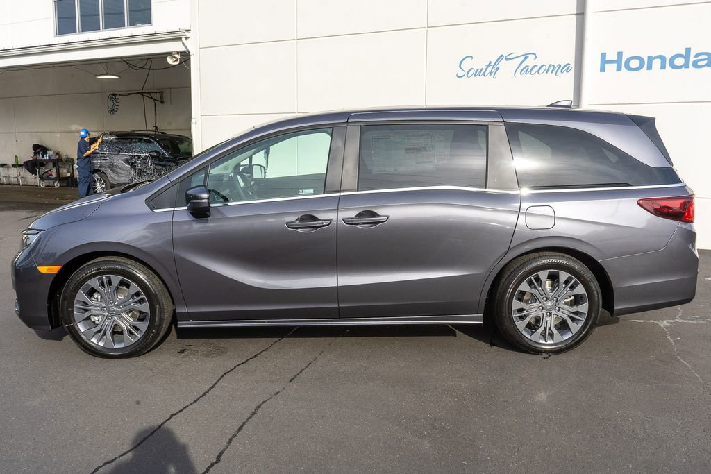 New 2026 Honda Odyssey Touring image 9
