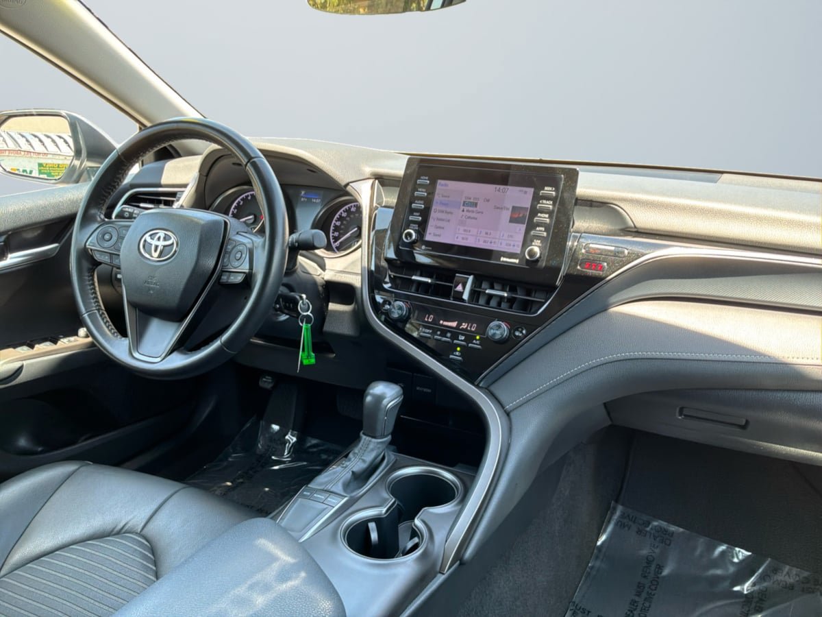 Used 2024 Toyota Camry SE FWD image 14