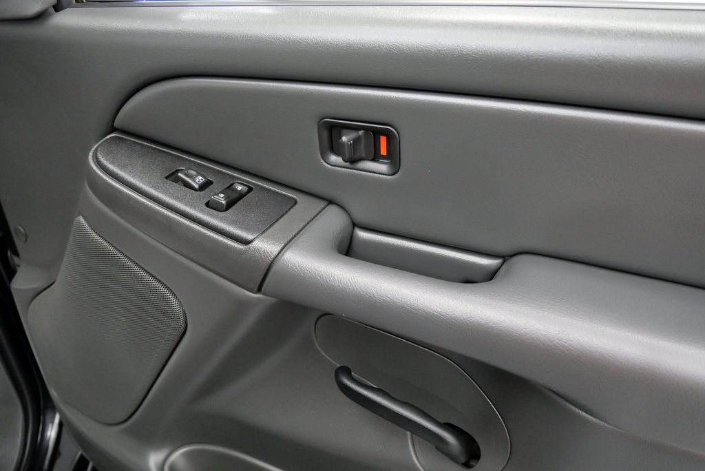 Used 2007 Chevrolet Silverado 3500 LT AWD/4WD image 17