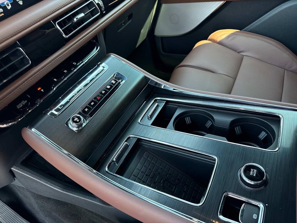 New 2025 Lincoln Aviator Reserve image 26