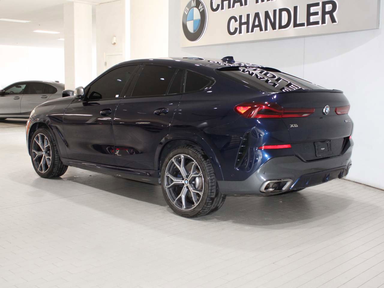 Used 2021 BMW X6 M50i w/ Executive Package image 5