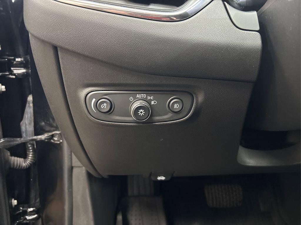 Used 2020 Chevrolet Equinox LT w/ Midnight Edition image 25