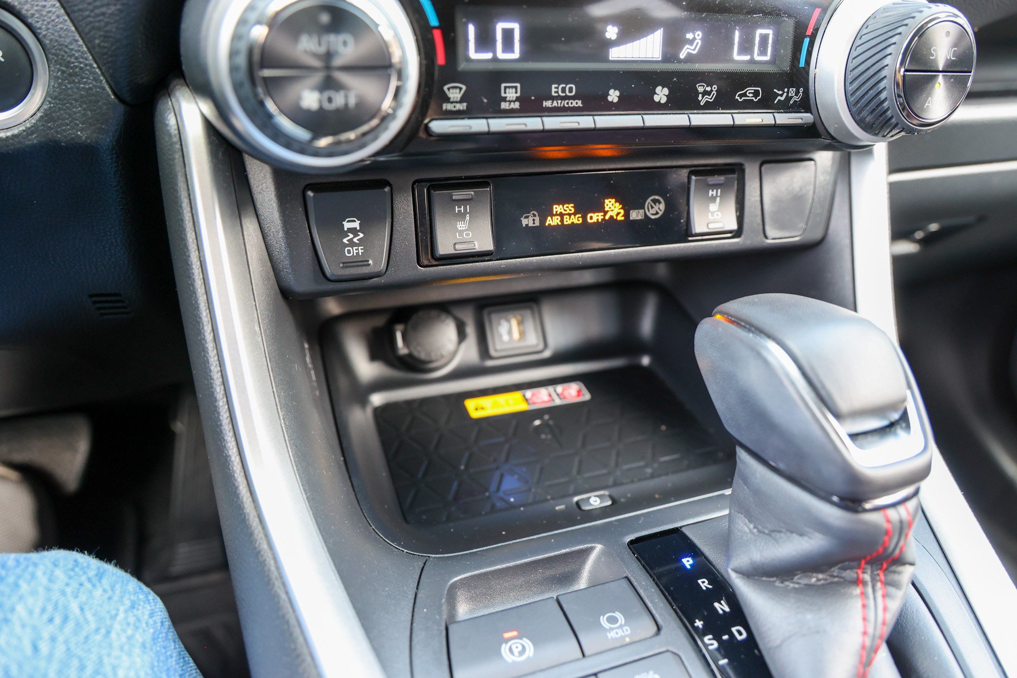 Certified 2025 Toyota RAV4 XSE AWD/4WD image 24