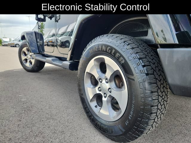 Used 2018 Jeep Wrangler Unlimited Sahara AWD/4WD image 17