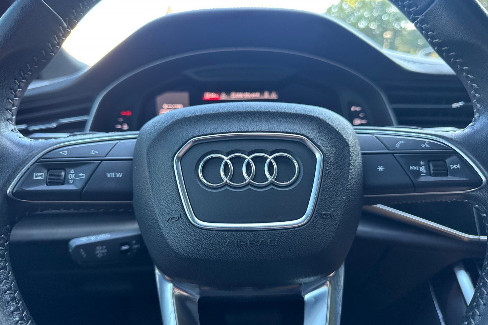 Used 2019 Audi Q8 Prestige w/ Towing Package image 23