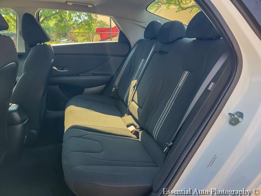 Used 2025 Hyundai Elantra SEL FWD image 18