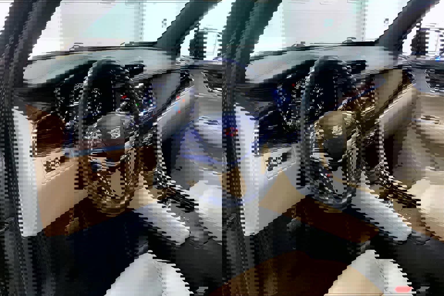 Used 2019 Cadillac XT5 Luxury image 2