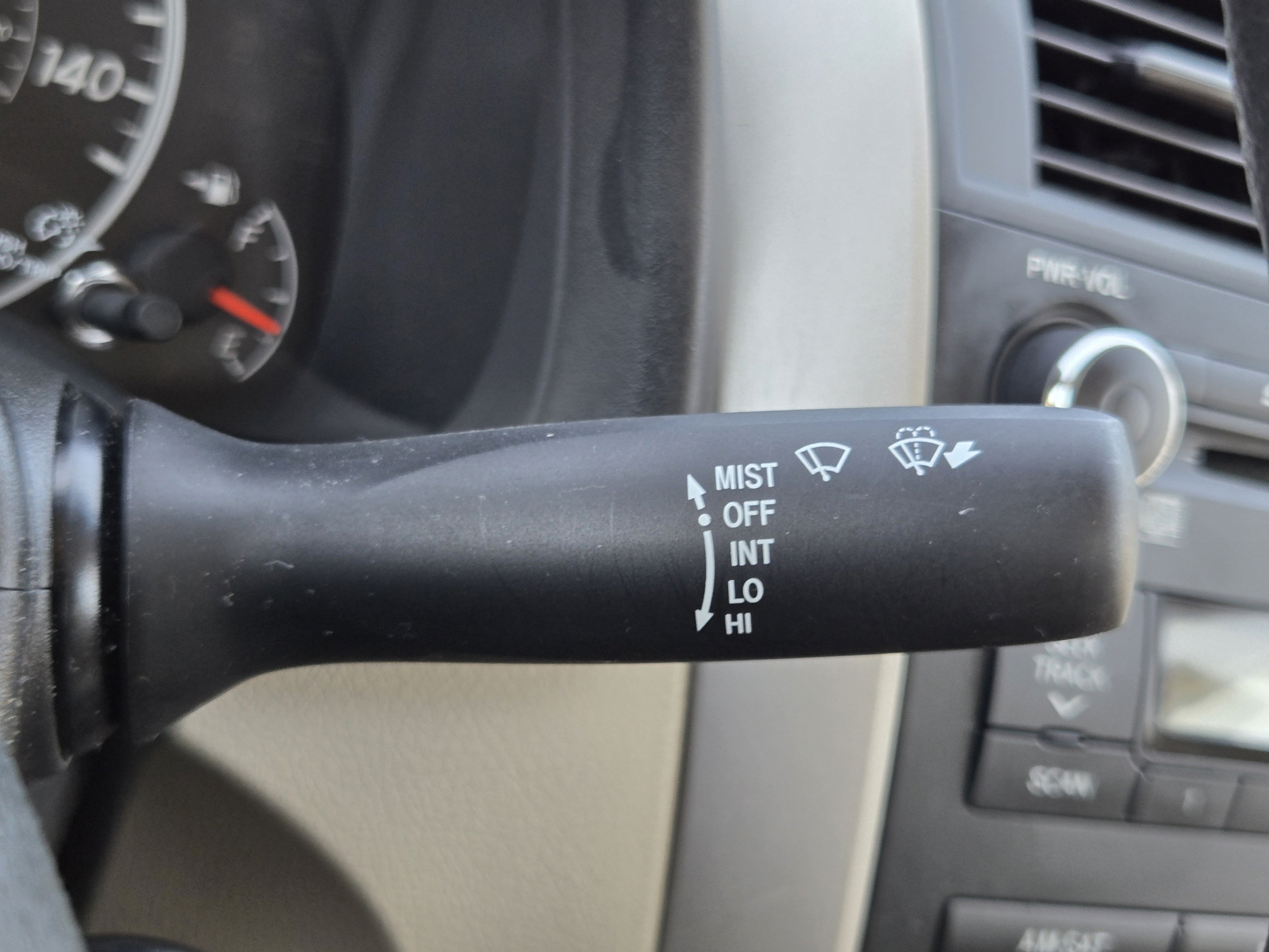 Used 2013 Toyota Corolla L FWD image 17