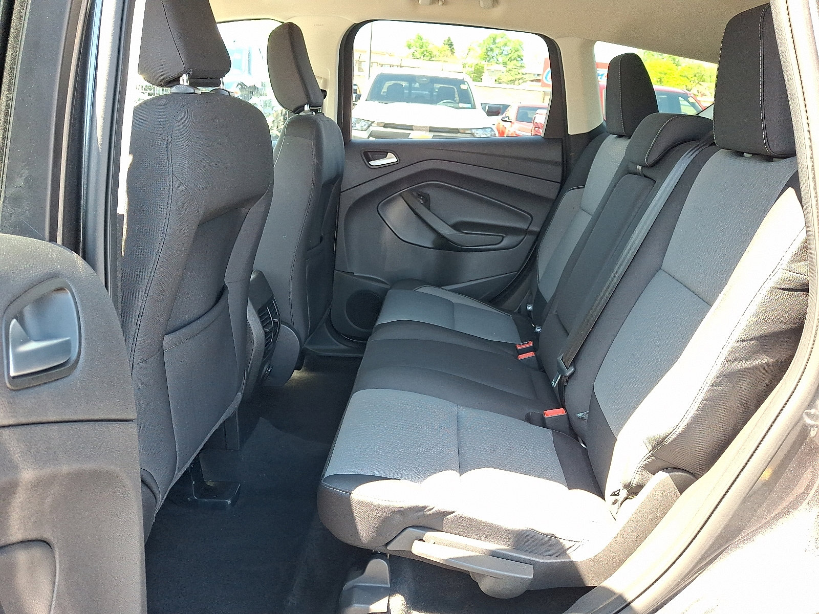 Used 2018 Ford Escape SE w/ SE Sync 3 Package AWD/4WD image 11