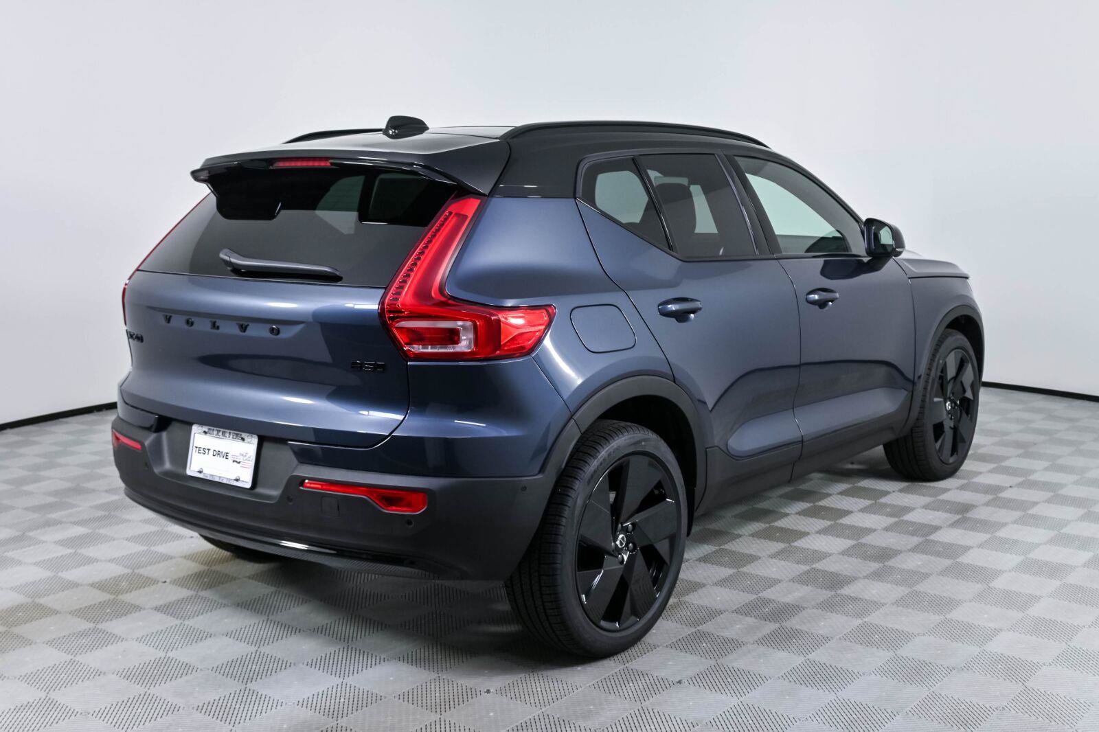 New 2026 Volvo XC40 B5 Ultra w/ Protection Package Premier AWD/4WD image 28
