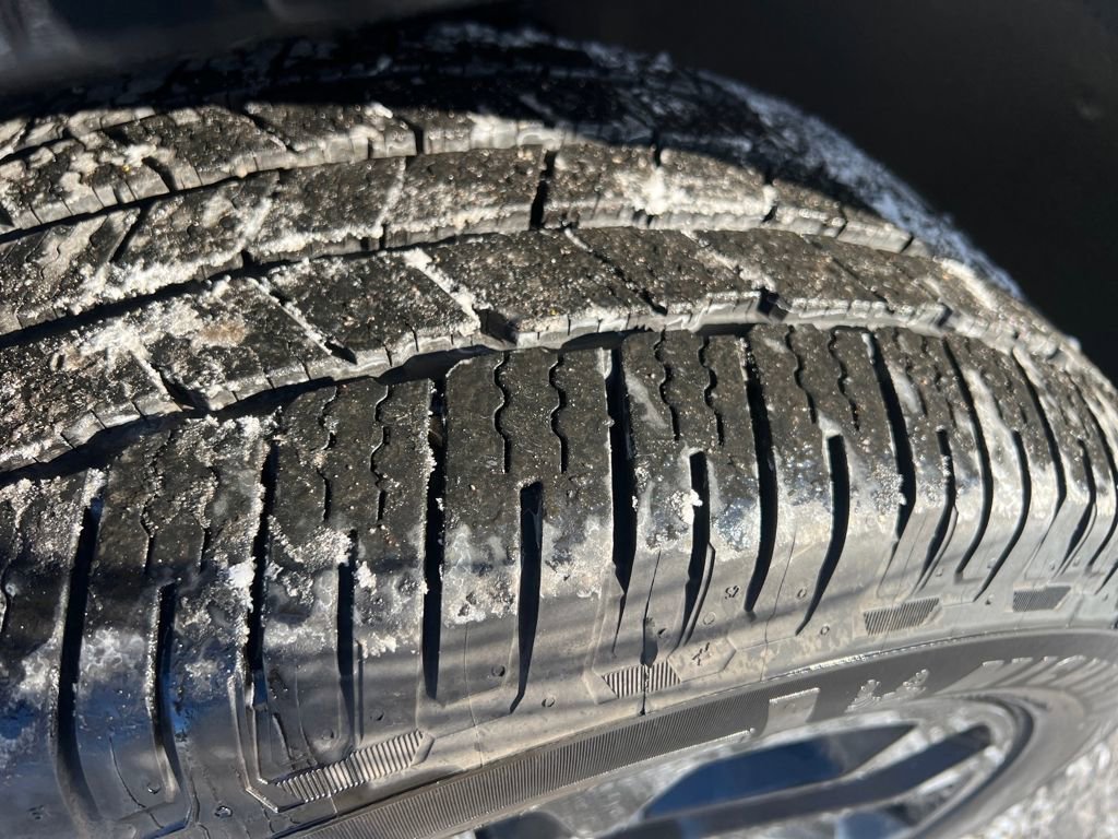 Used 2018 Chevrolet Suburban Premier image 28