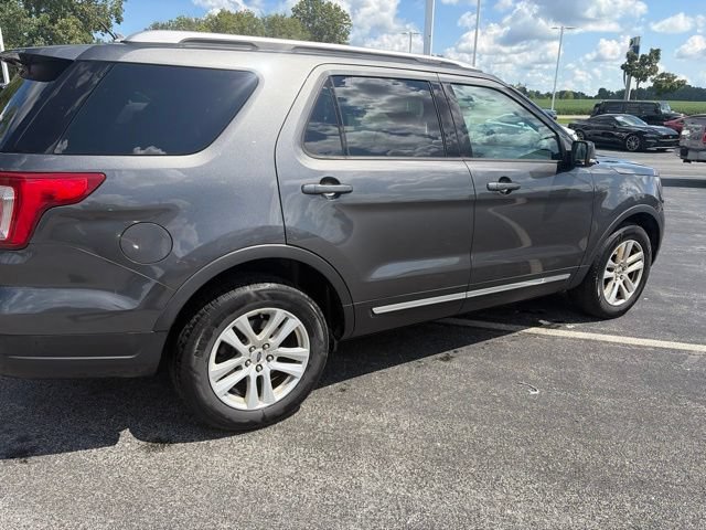 Used 2018 Ford Explorer XLT w/ Equipment Group 202A AWD/4WD image 10