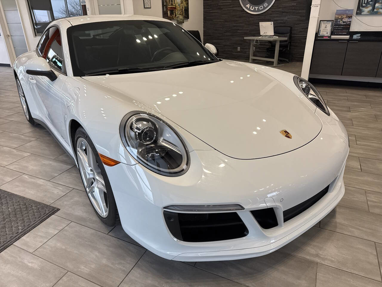 Used 2019 Porsche 911 Carrera 4 w/ Sportdesign Package image 2