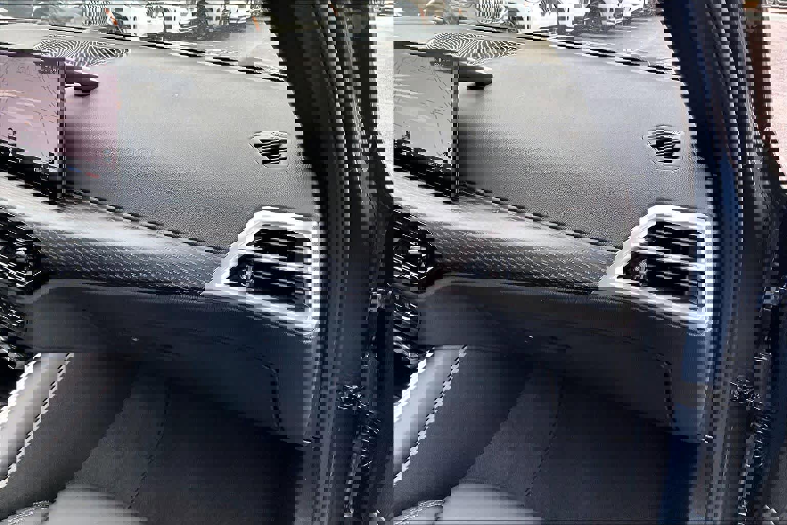 Certified 2025 BMW 330i Sedan image 18