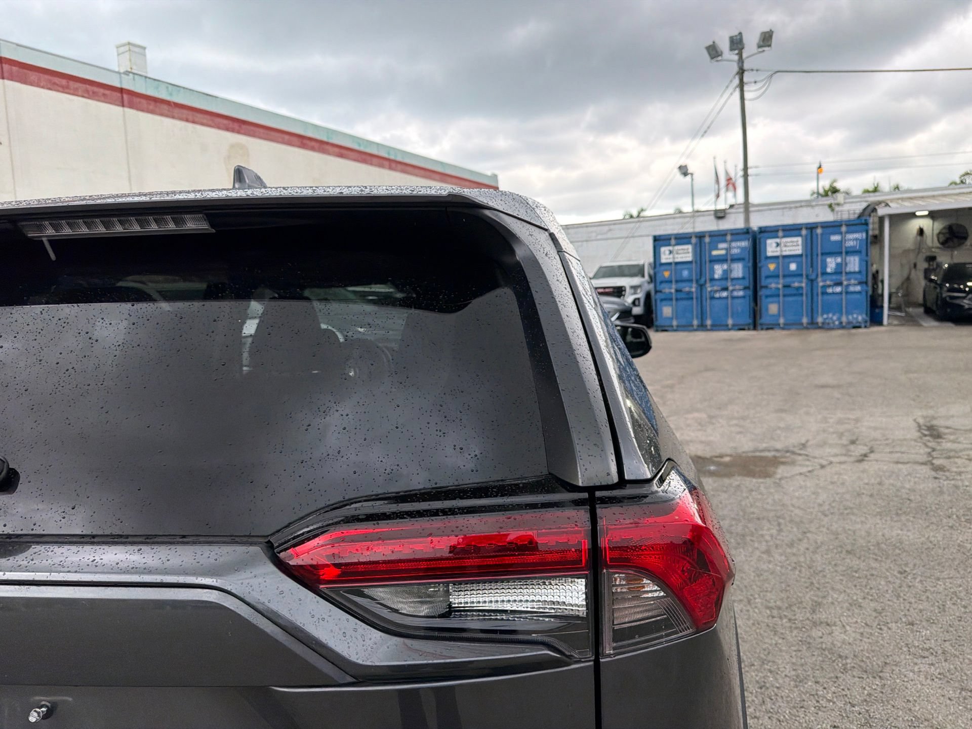 Used 2022 Toyota RAV4 LE FWD image 15