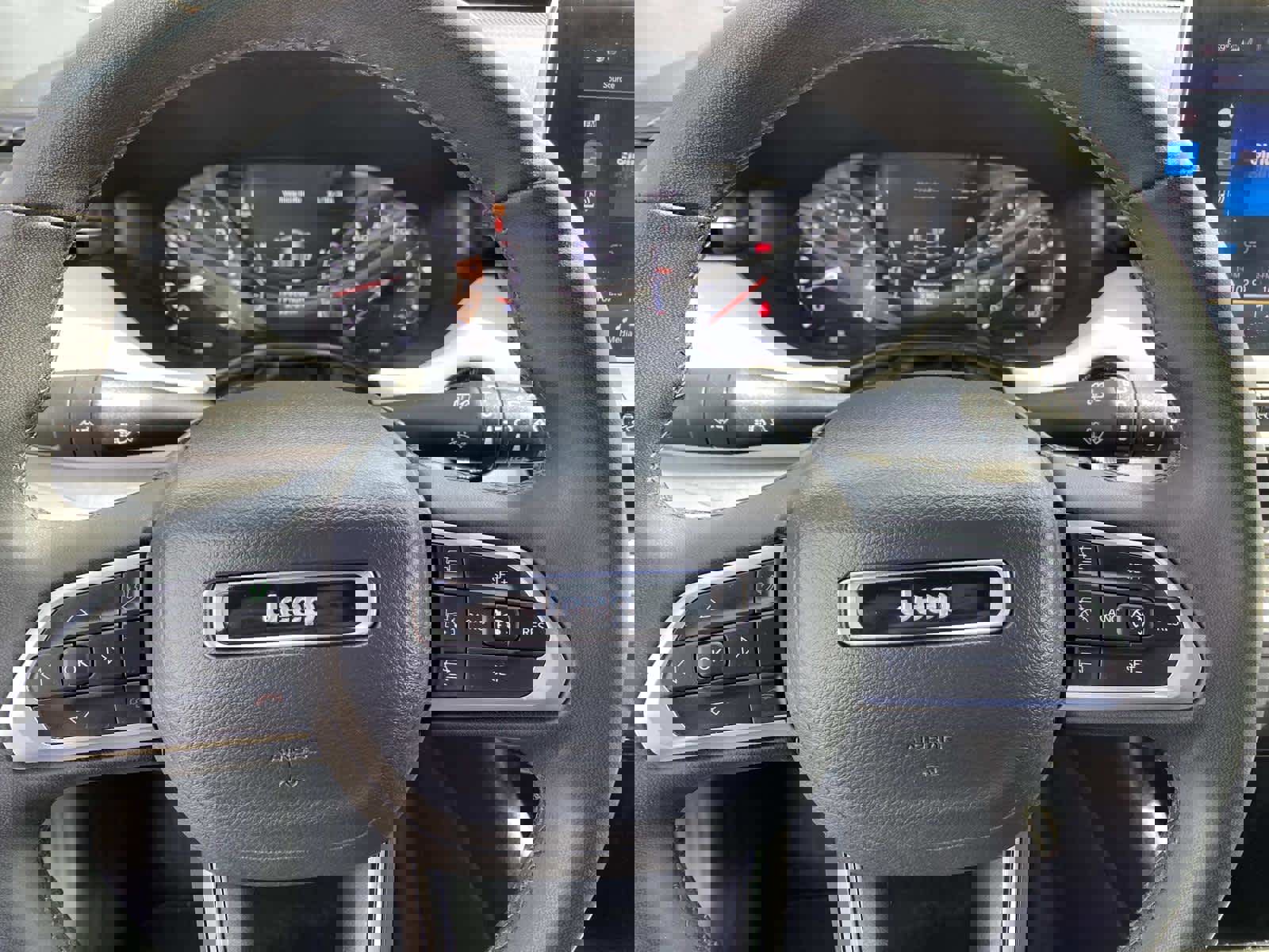 Certified 2025 Jeep Compass Limited image 13