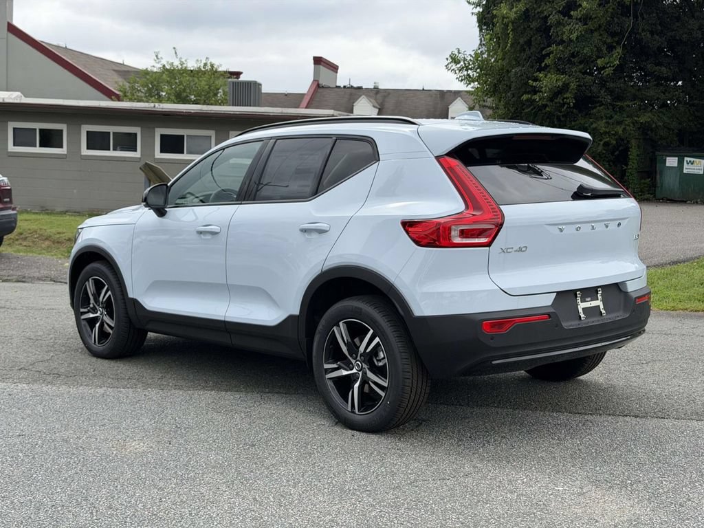 New 2026 Volvo XC40 B5 Core w/ Climate Package AWD/4WD image 21