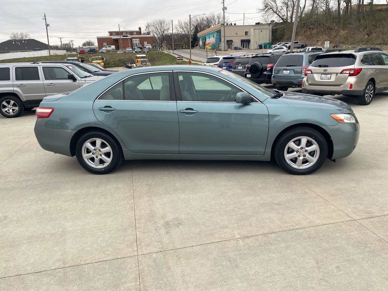 Used 2009 Toyota Camry XLE FWD image 5