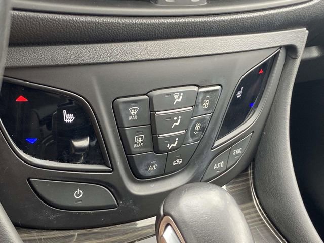 Used 2020 Buick Envision Essence image 25