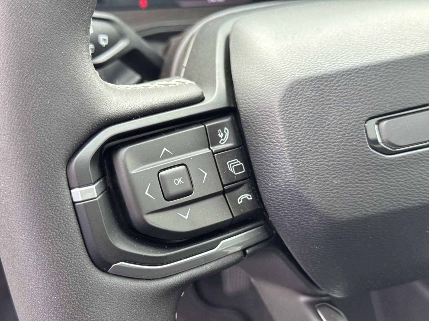 New 2026 Jeep Cherokee Overland image 30