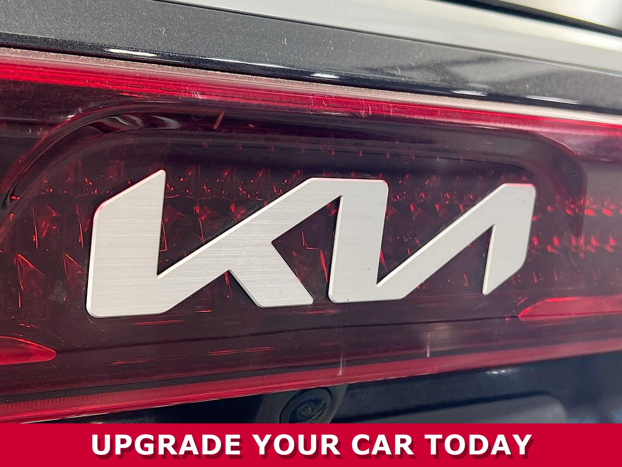 Used 2022 Kia Carnival LX image 33