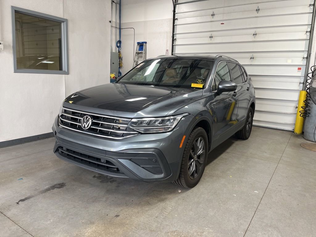 Used 2022 Volkswagen Tiguan SE image 1