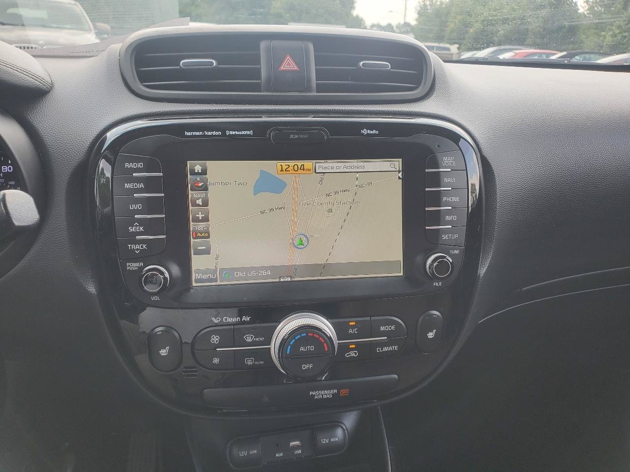 Used 2017 Kia Soul + FWD image 19