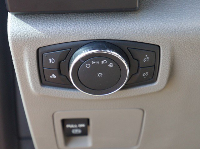 Used 2015 Ford F150 XL w/ Equipment Group 101A Mid AWD/4WD image 16