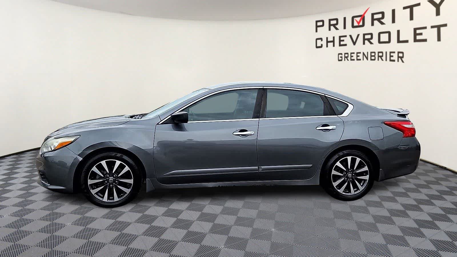 Used 2017 Nissan Altima 2.5 SV FWD image 5