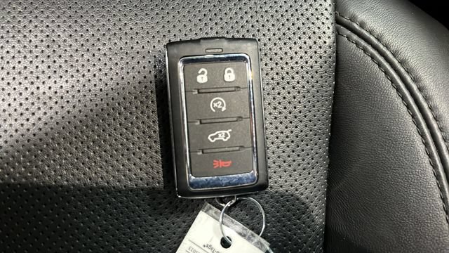 Used 2024 Jeep Wagoneer Series II w/ Premium Group I AWD/4WD image 21