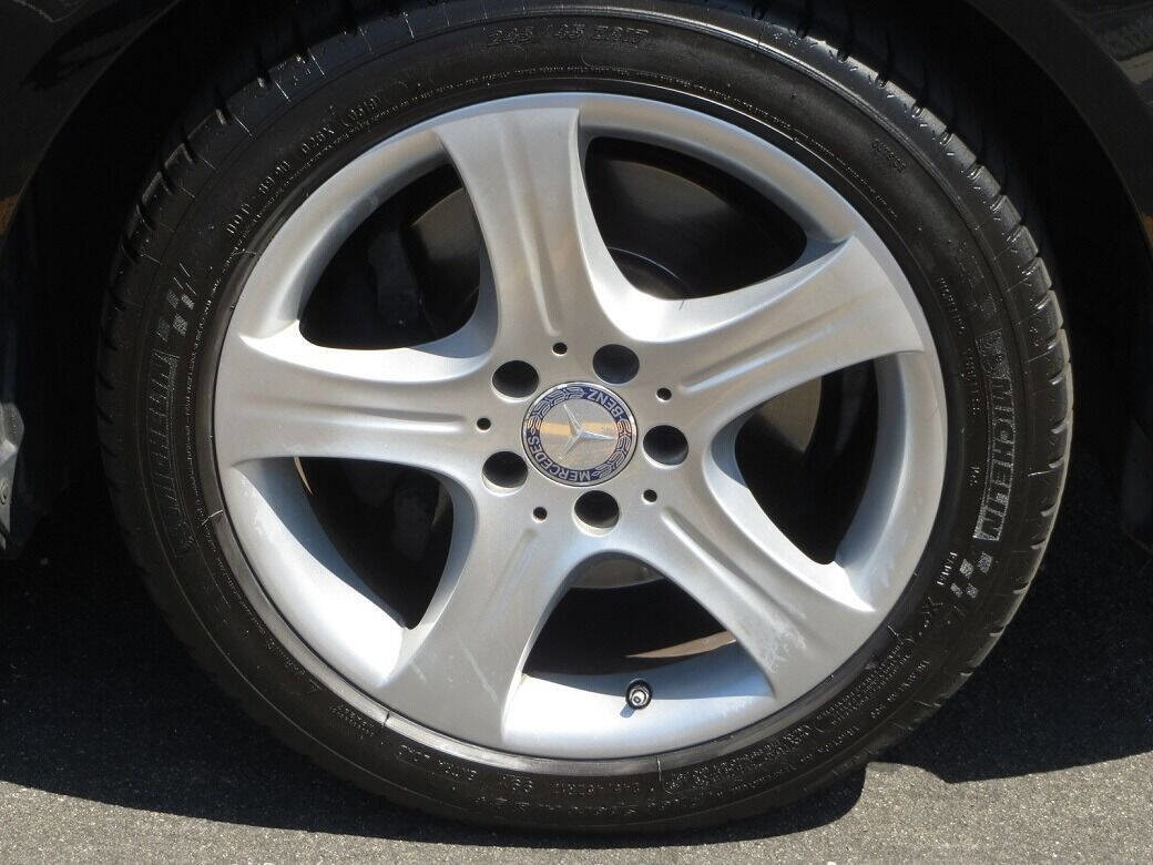 Used 2014 Mercedes-Benz E 350 4MATIC Sedan image 49