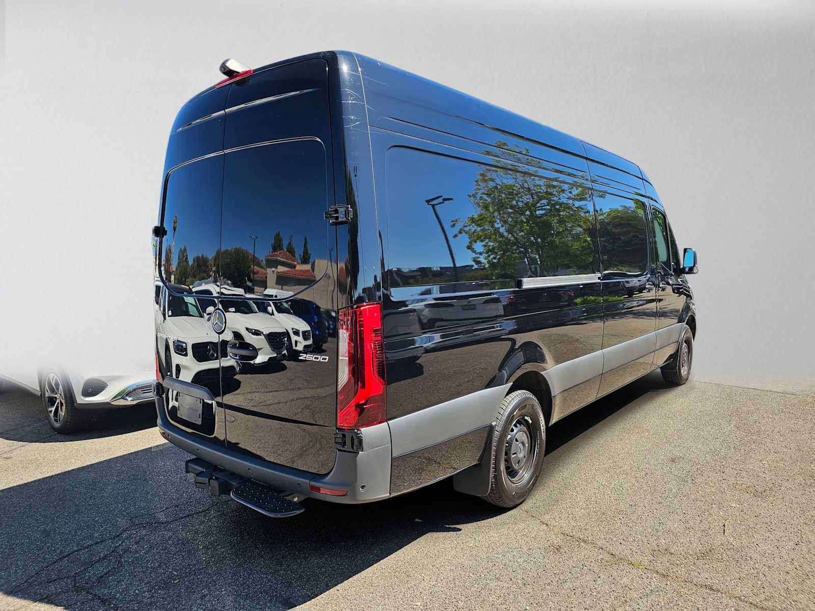 Used 2025 Mercedes-Benz Sprinter 2500 image 3