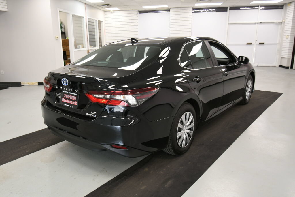 Used 2022 Toyota Camry LE FWD image 6