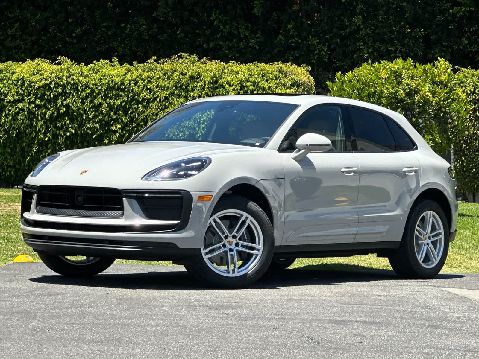 New 2026 Porsche Macan AWD/4WD image 1