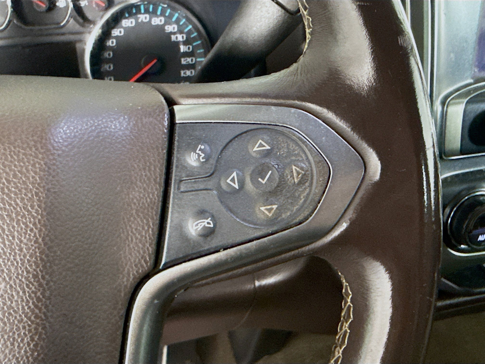 Used 2018 Chevrolet Silverado 1500 LT w/ Texas Edition image 15