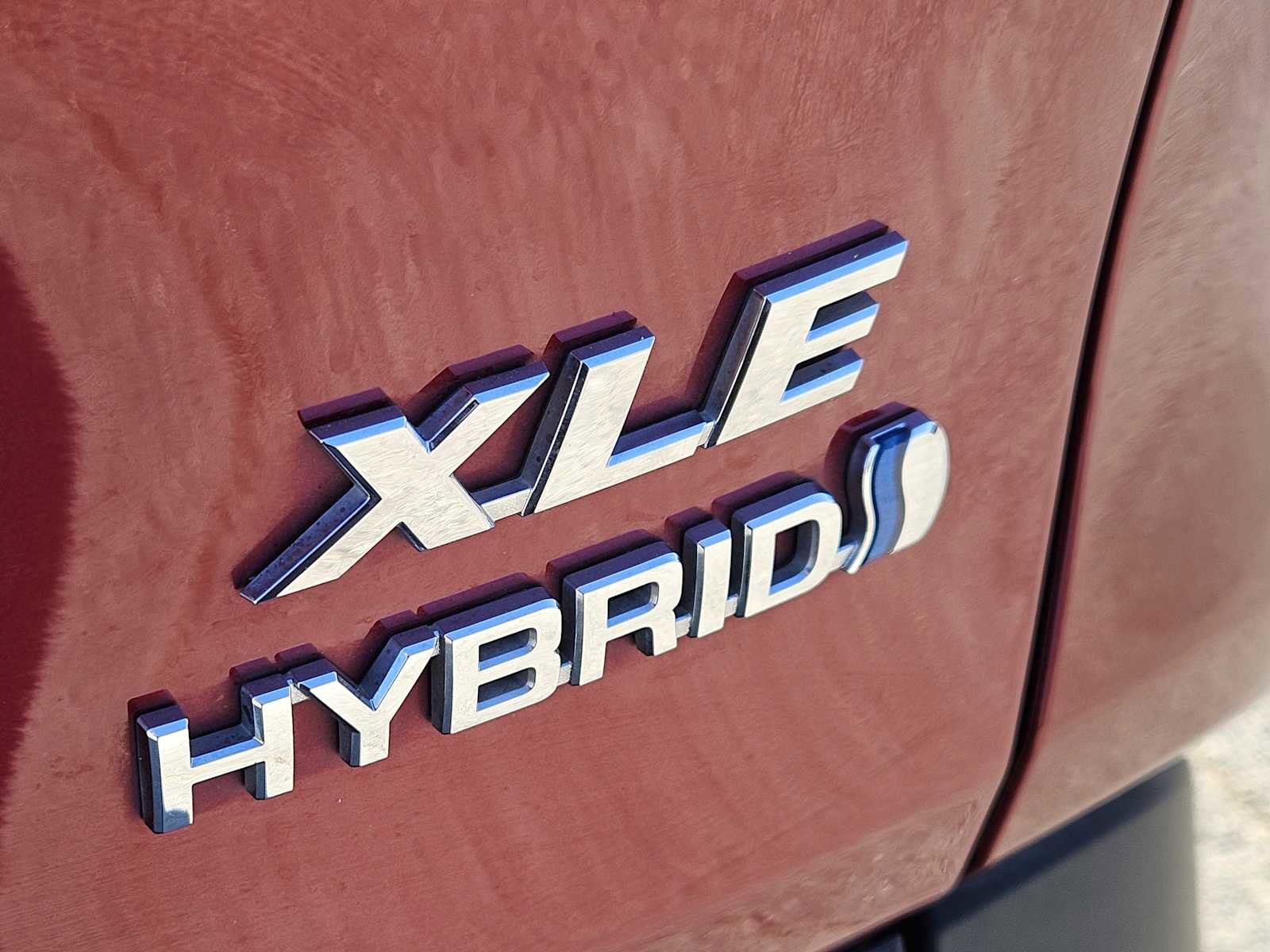 Used 2021 Toyota RAV4 XLE Premium image 12