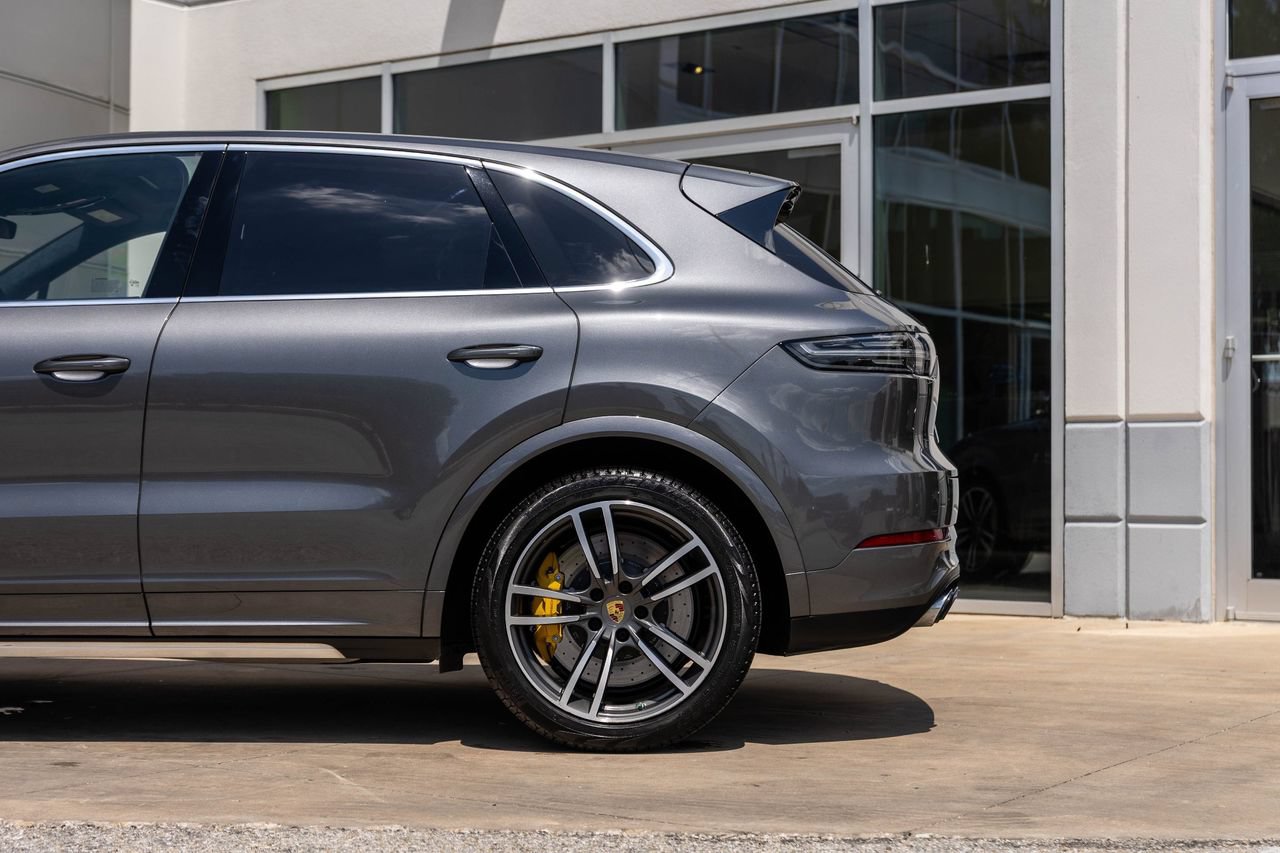Used 2020 Porsche Cayenne Turbo AWD/4WD image 13