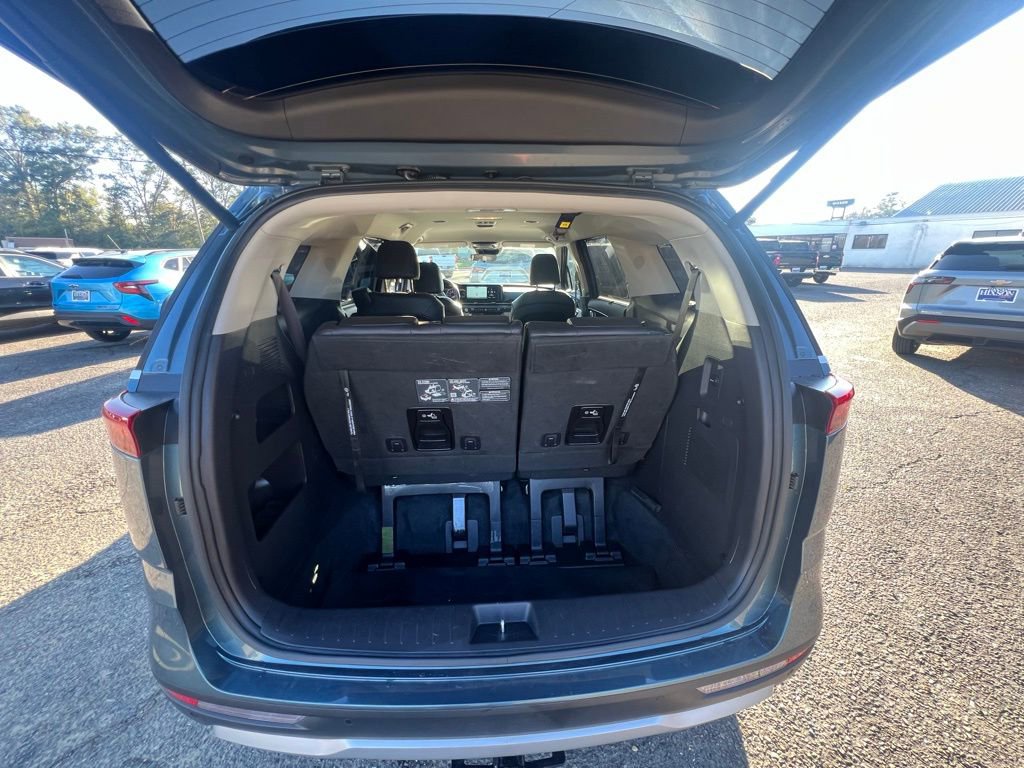 Used 2024 Kia Carnival EX image 14