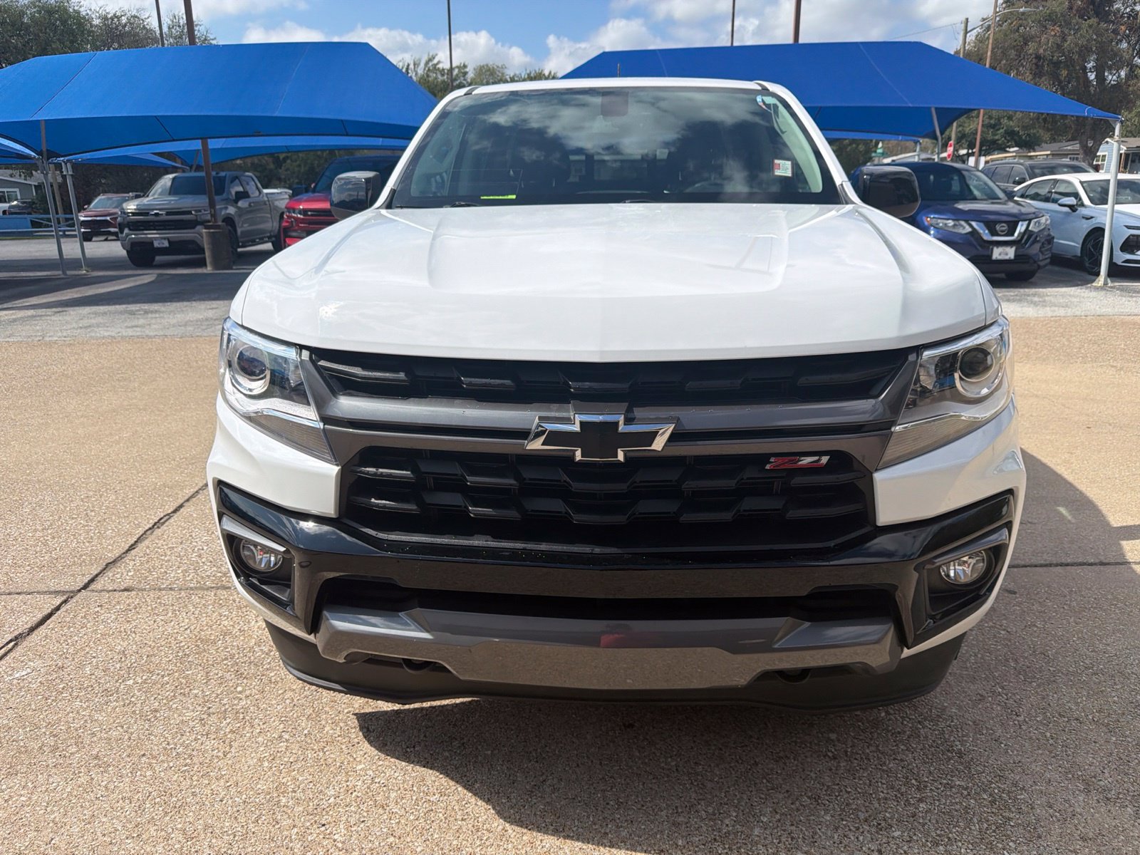 Used 2021 Chevrolet Colorado Z71 AWD/4WD image 2