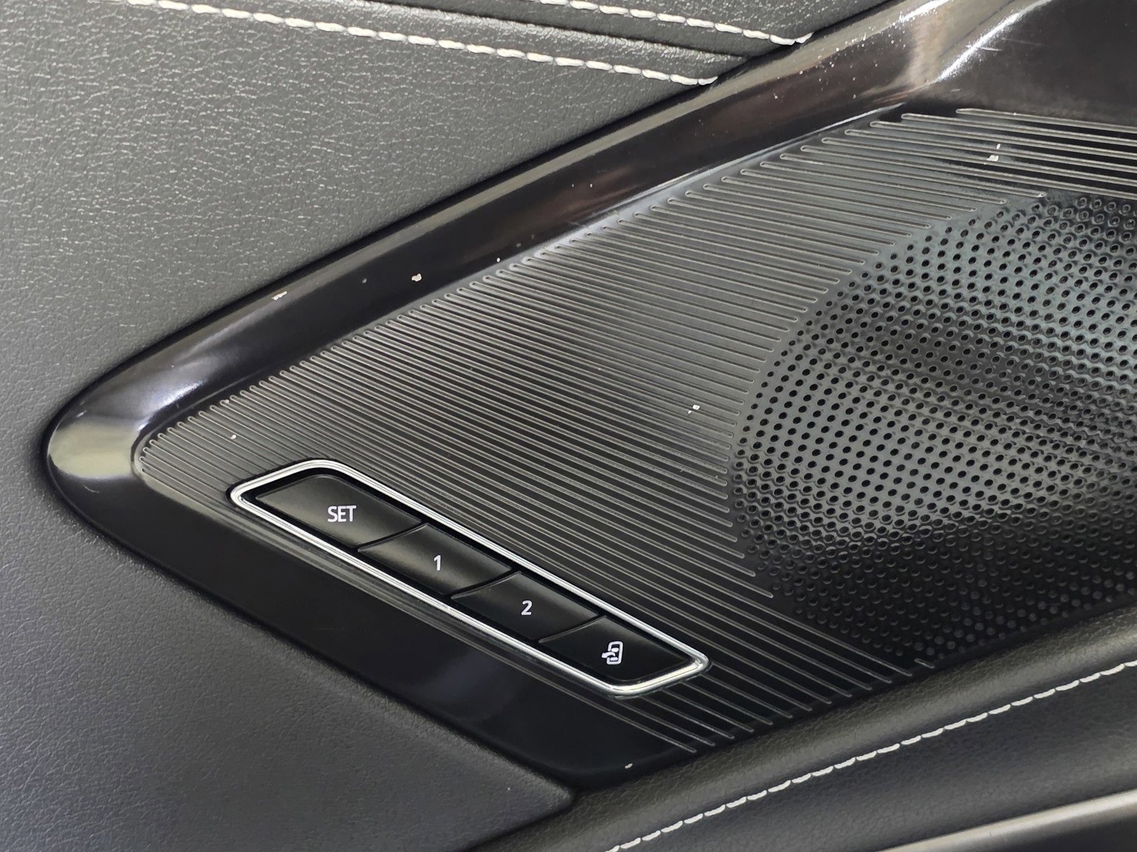 Used 2024 Chevrolet Corvette Stingray Preferred Cpe w/ Z51 Performance Package image 31