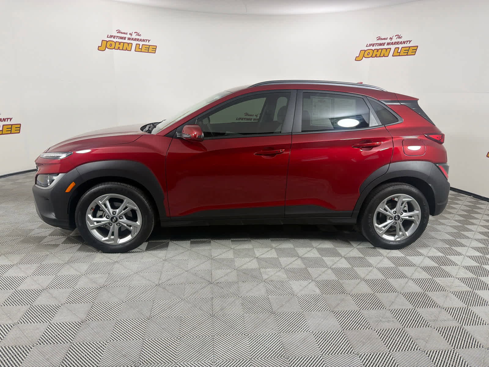 Used 2023 Hyundai Kona SEL w/ Cargo Package FWD image 2
