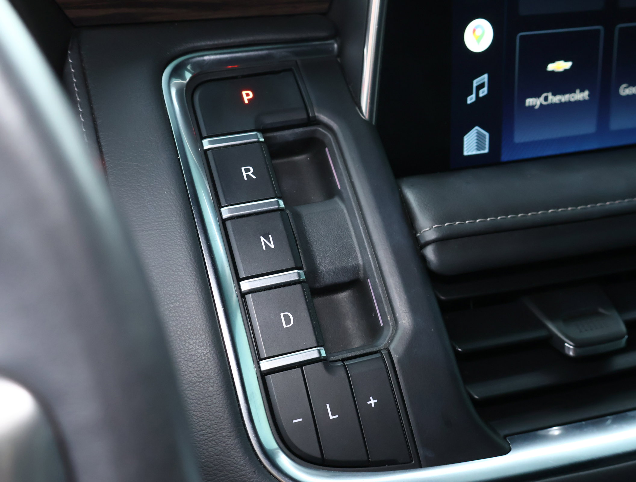 Used 2022 Chevrolet Tahoe LT w/ Luxury Package image 18