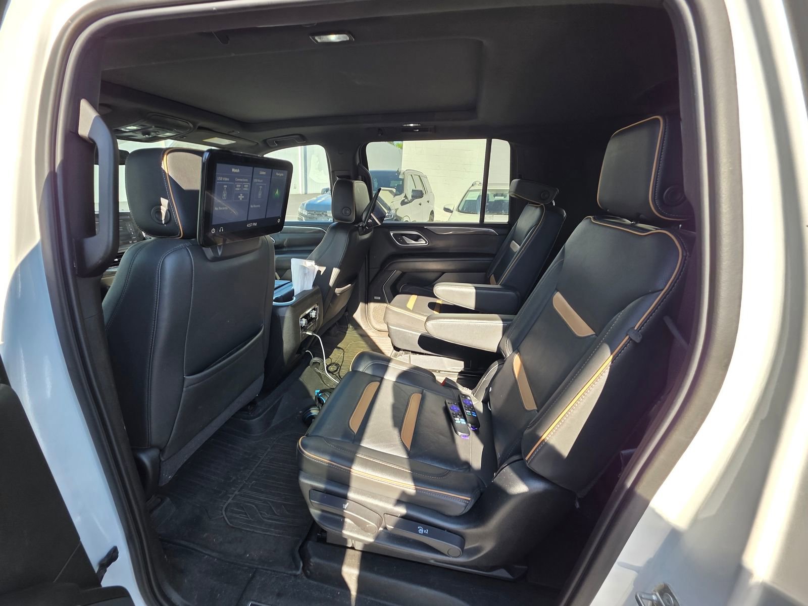 Used 2021 GMC Yukon XL AT4 w/ AT4 Premium Package AWD/4WD image 13