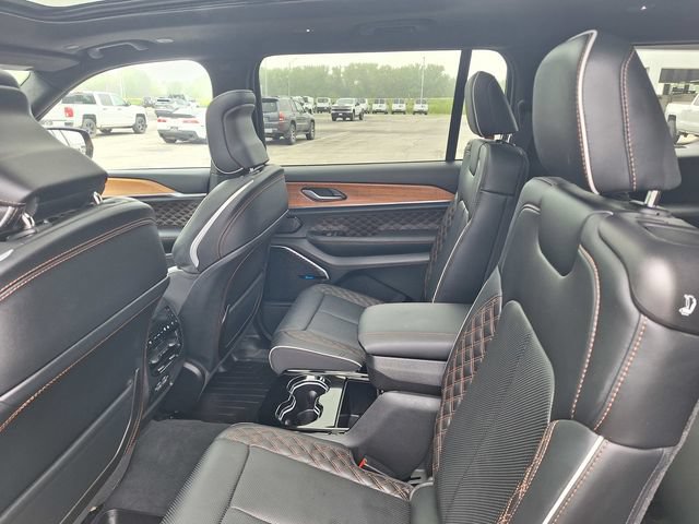 Used 2023 Jeep Grand Cherokee L Summit AWD/4WD image 12