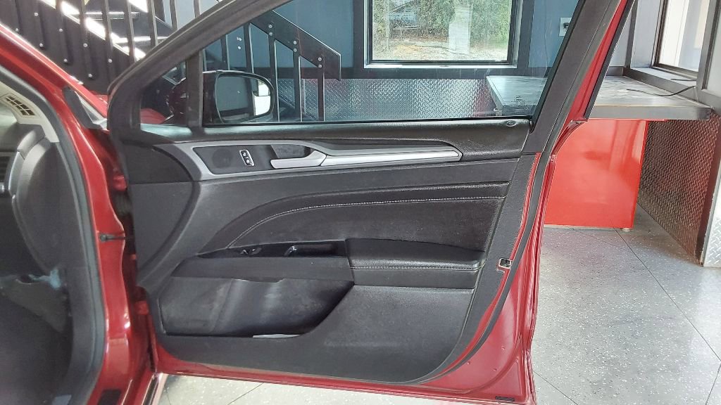 Used 2016 Ford Fusion Titanium FWD image 21