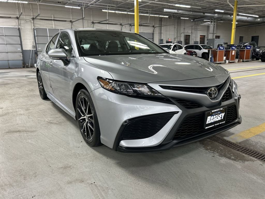 Used 2024 Toyota Camry SE w/ Cold Weather Package AWD/4WD image 2