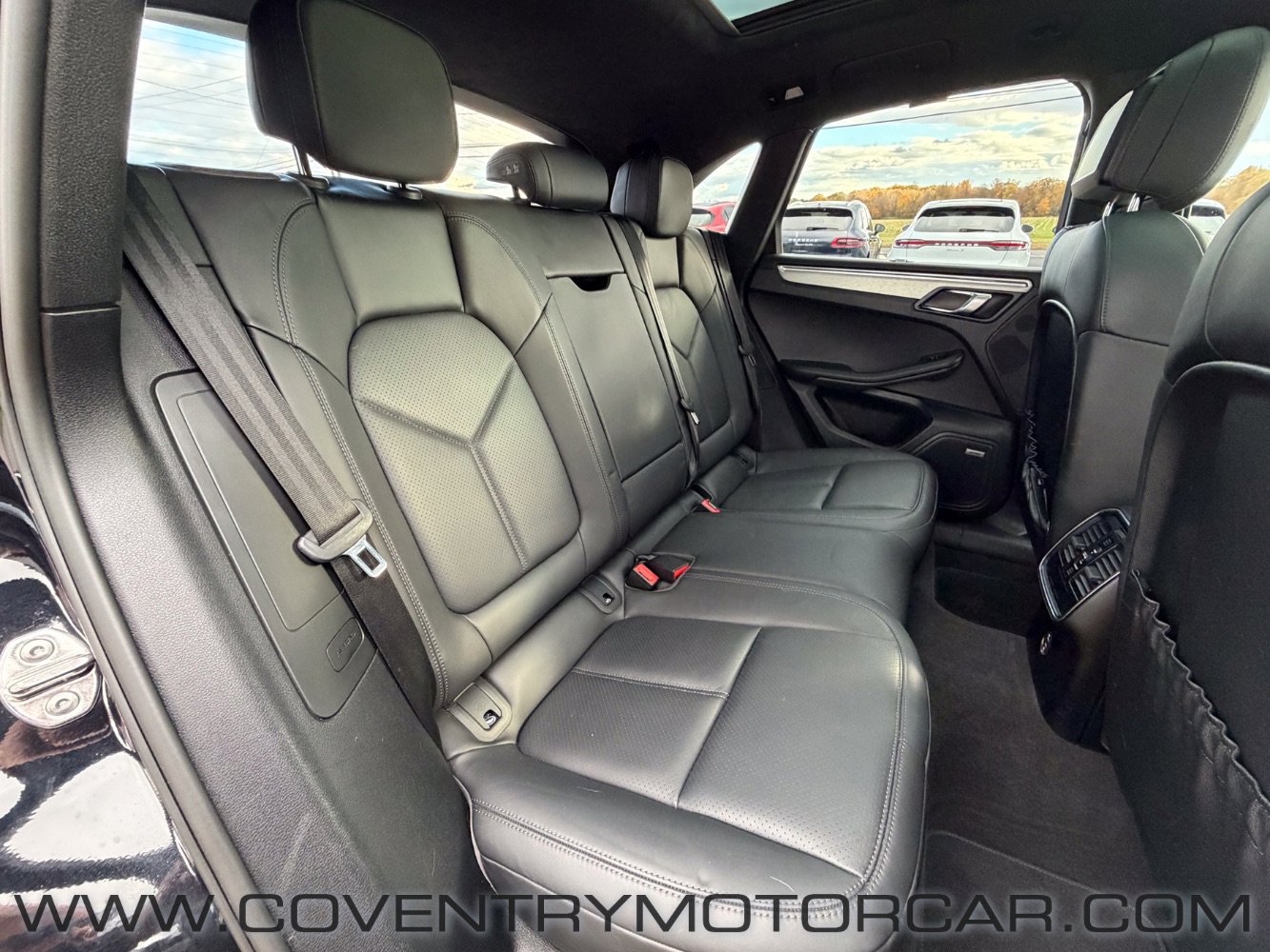 Used 2020 Porsche Macan Turbo image 46